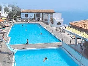 Hera Village فندق إيلوندا